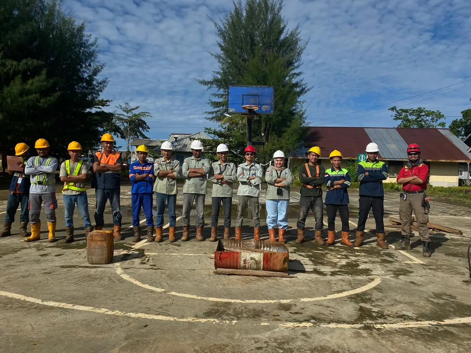 Simulasi Tanggap Darurat Kebakaran dan Penggunaan APAR